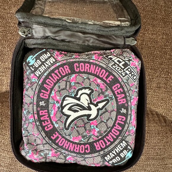 Gladiator Cornhole Gear 2024 Mayhem Pro Bags (4) & Sidekick carrying case - Picture 3 of 4